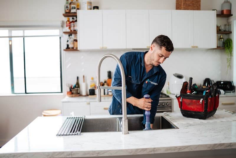 L&W Plumbing Solutions - Plumbers in Morningside, QLD