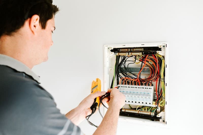 Symmetrical Electrical Pty Ltd - Electricians in Victoria Point, QLD