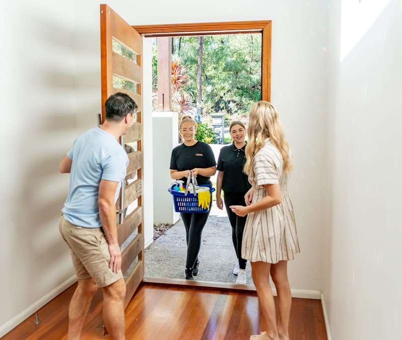 Absolute Domestics - Bond Cleaners in Cleveland, QLD