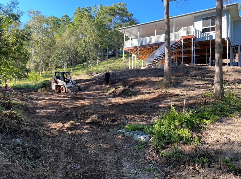 Lukes lawns and landscaping