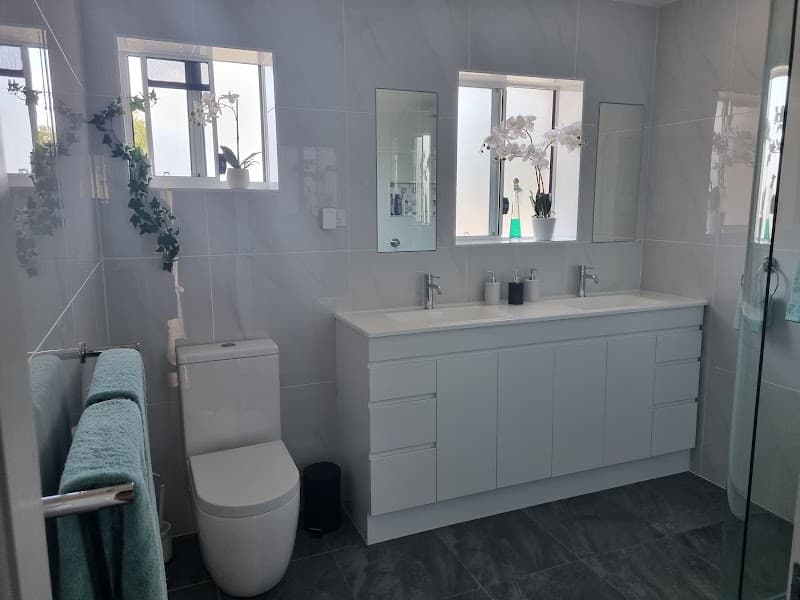 Men at Work Building & Property Maintenance